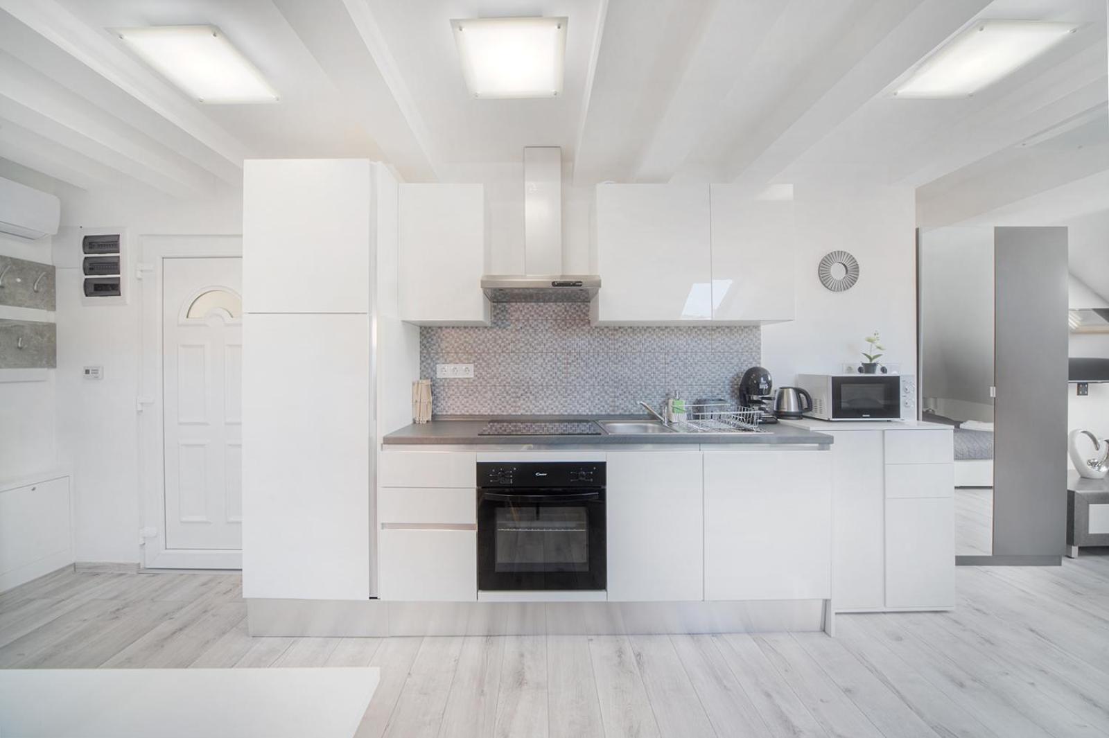 Agoston Apartman 1-2 - Lora,Marci ペーチ エクステリア 写真